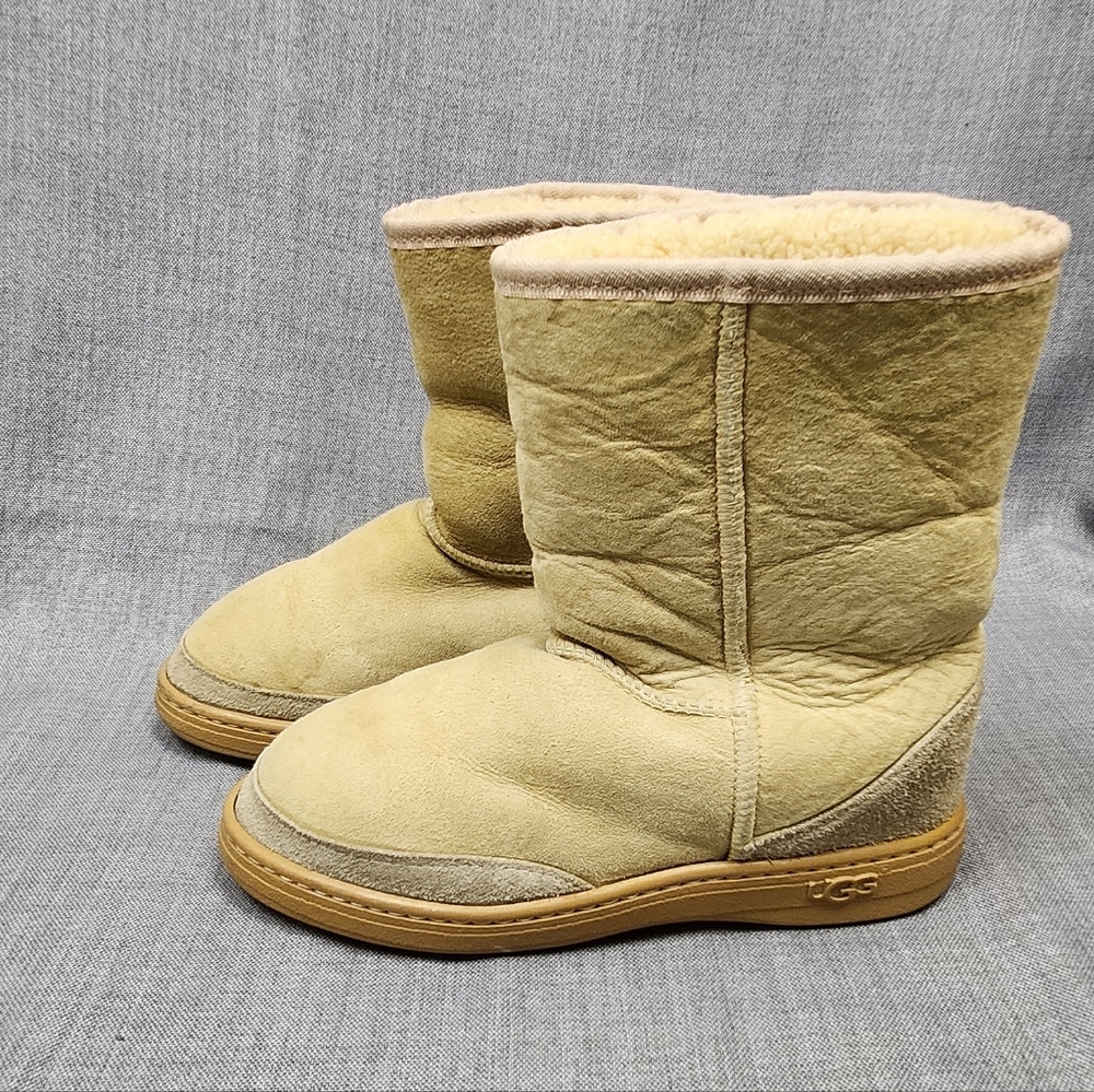 Uggs Original Australia Ankle Pure Natural Sheepskin Boots. 8 - Picture 2 of 10